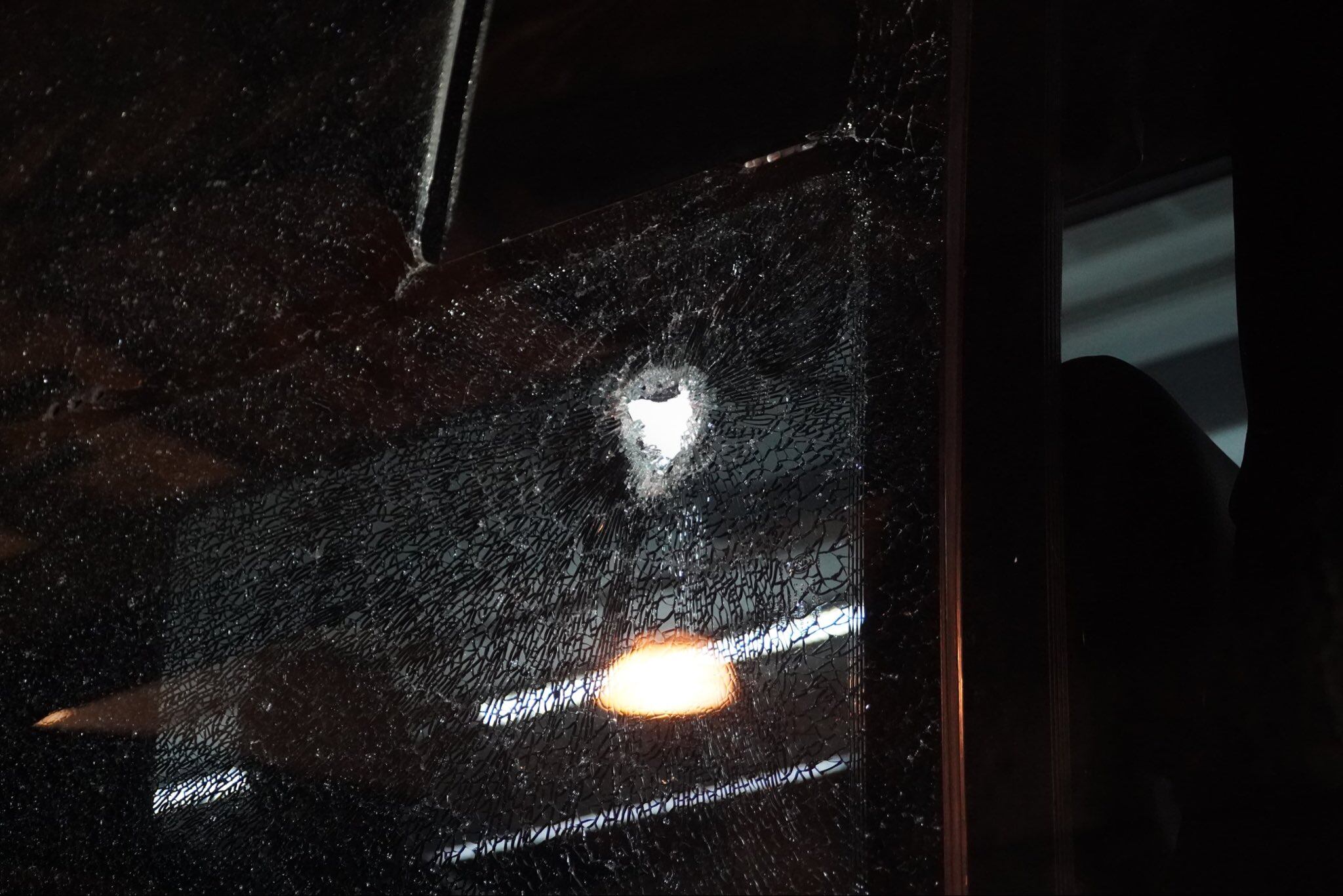 Ataque al bus del Junior por parte de barras de Nacional.