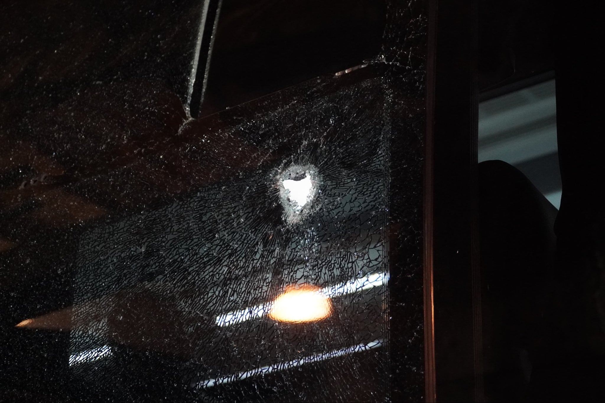 Ataque al bus del Junior por parte de barras de Nacional.