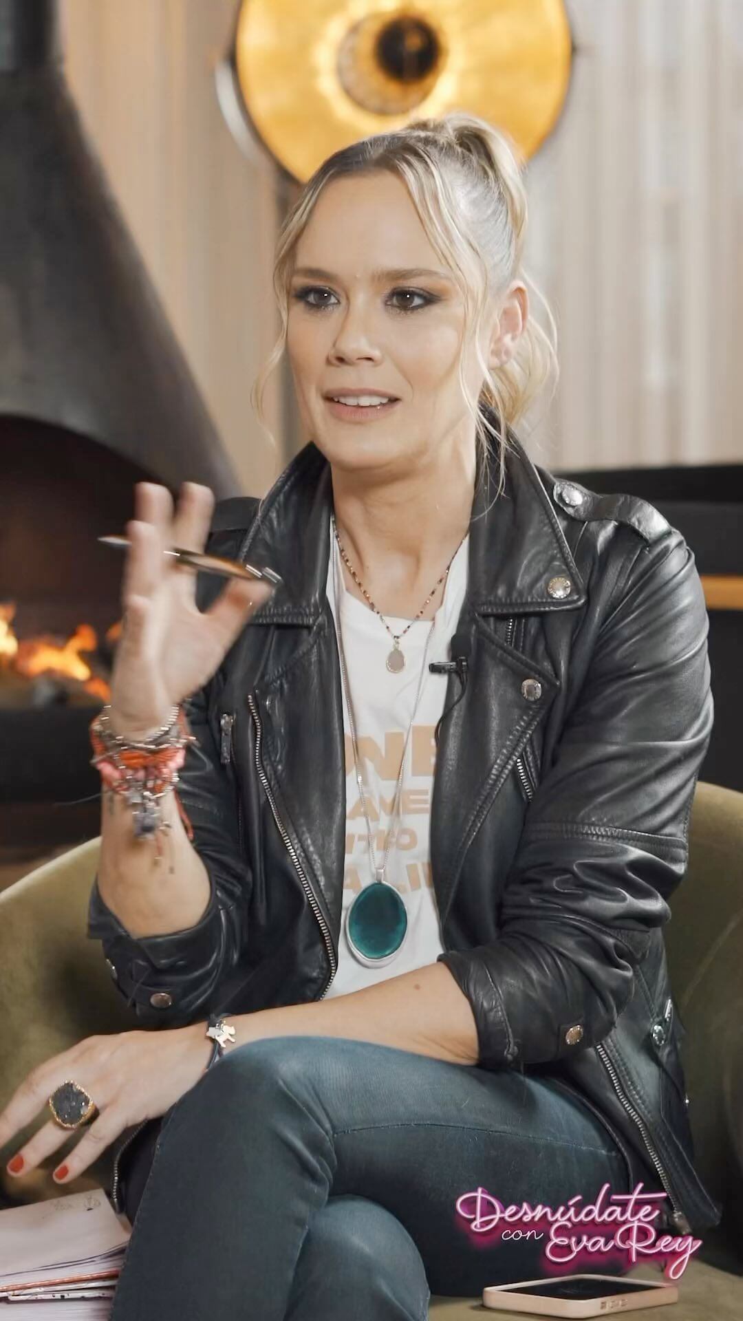 Eva pregunta sin filtro en su sección de entrevistas. Foto: Instagram @evarey_oficial.