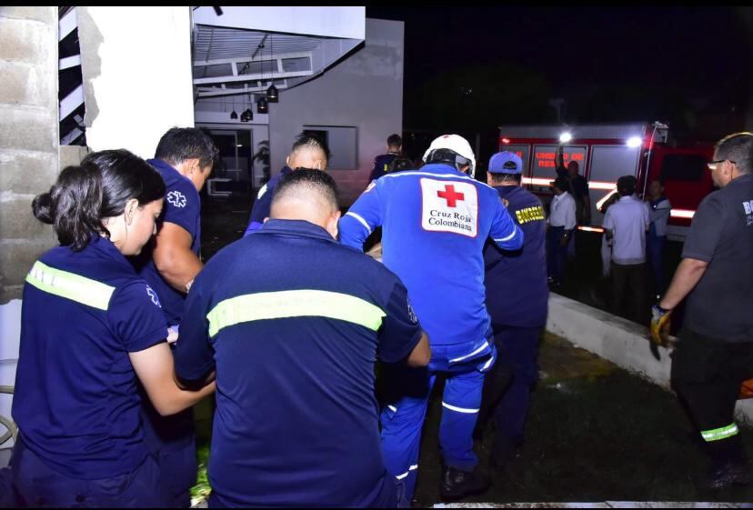 Organismos de socorro estuvieron hasta altas horas de la madrugada rescatando los heridos.

Todo tomada de la red social X