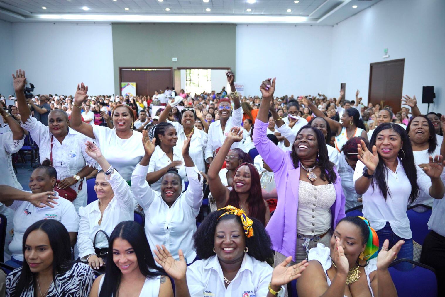 Dilian Francisca Toro, candidata a la Gobernación del Valle, presidió la ceremonia.