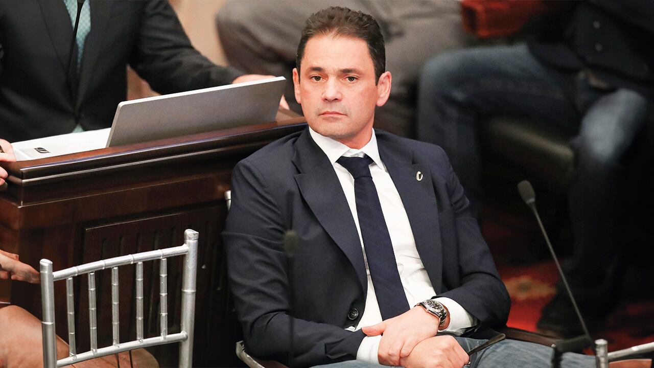 El grupo político del representante, que se reeligió con cerca de 95.000 votos, promocionó al ahora rector de la UPC.