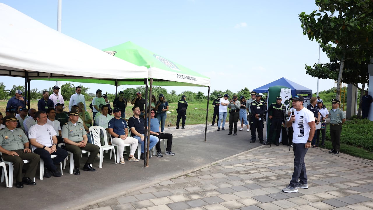 Alcalde Char le pide mayores resultados a la Policía de Barranquilla.