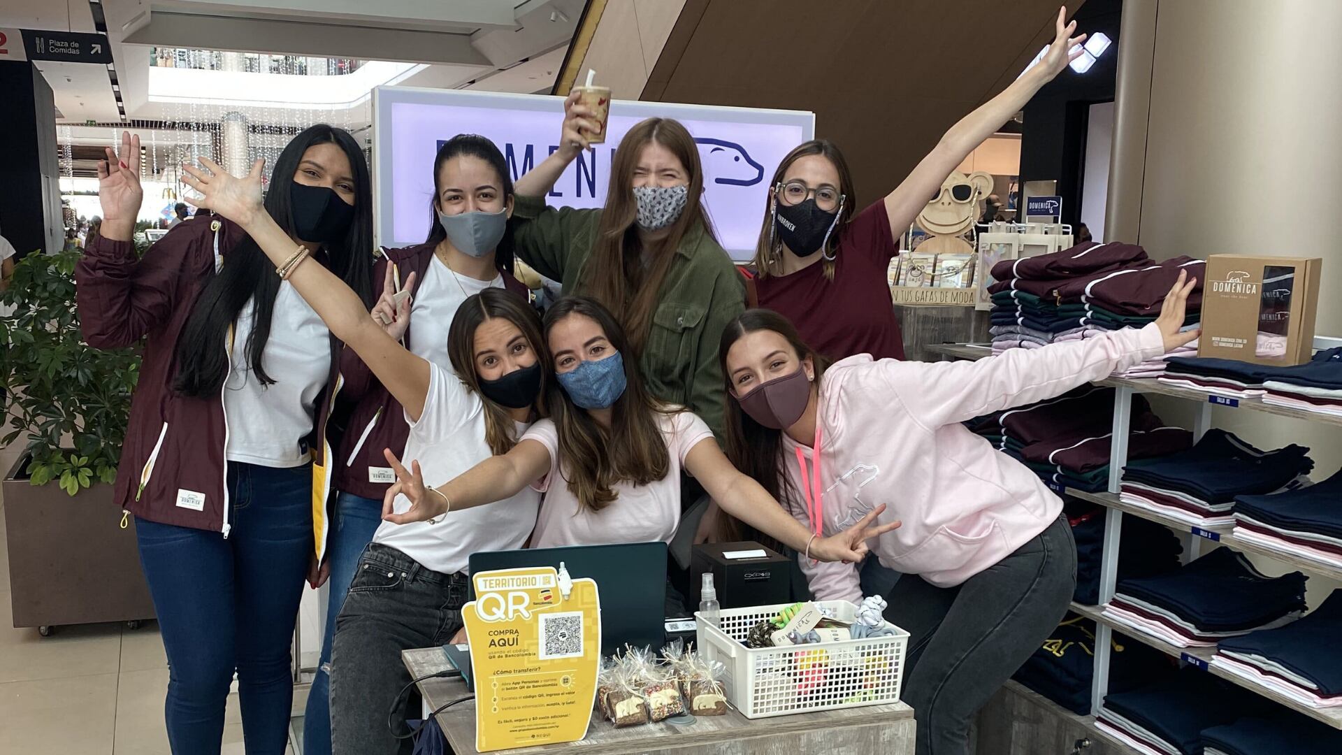 16 mujeres conforman el equipo de Domenica. Además de su línea sostenible, esperan llegar al mercado internacional, propósito que ya están trabajando de la mano de ProColombia.