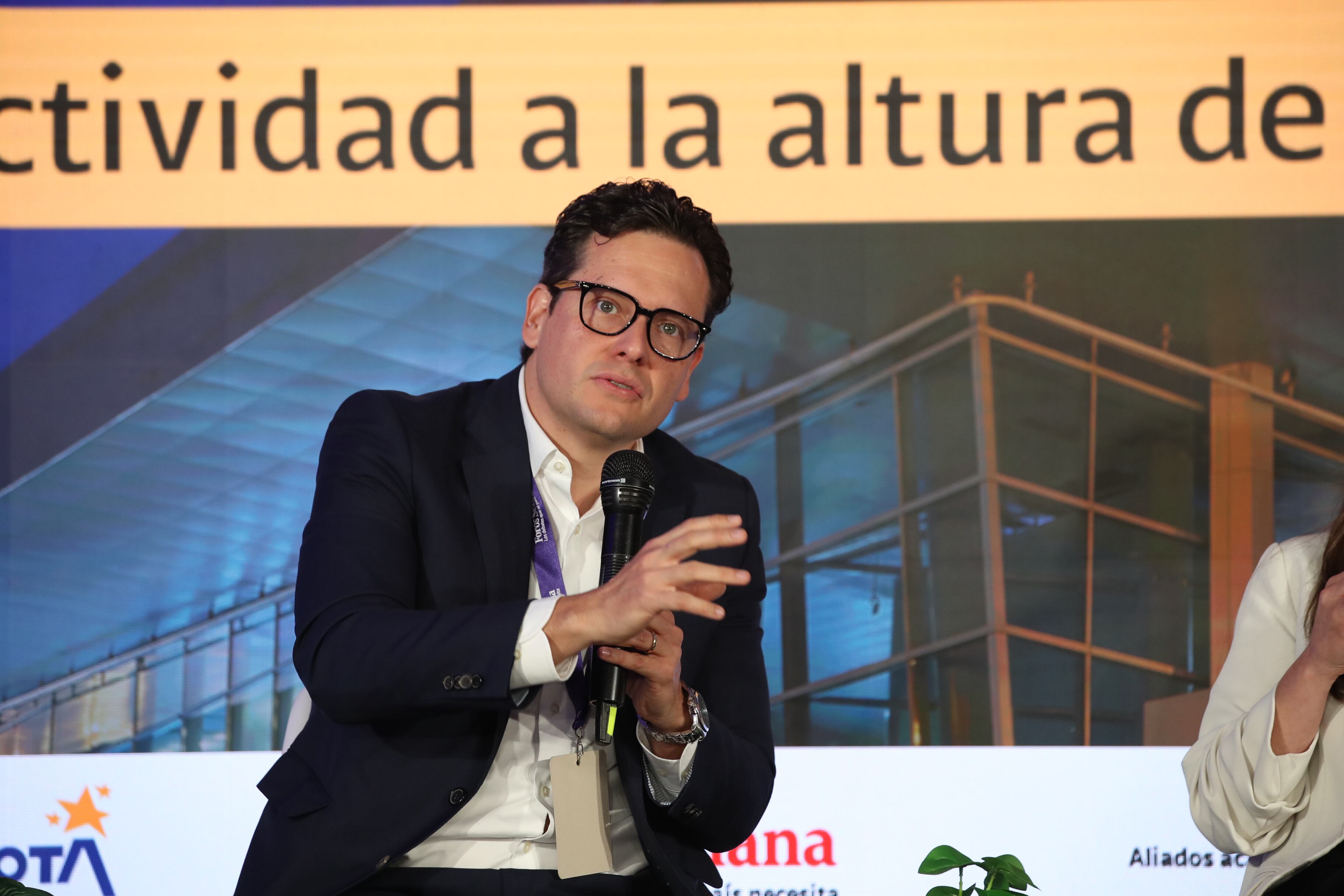 Foro ‘Bogotá y El Dorado: ¿listos para ser el hub de las Américas?’
Miércoles 21 de mayo de 2025

El país de la belleza: conectividad a la altura de los objetivos del turismo
José Andrés Duarte García
Presidente de Cotelco
Naudia Wilches
Subdirectora de turismo receptivo de Anato
Erika Zarante Bahamón
CEO Latam Colombia
Felipe Gutiérrez
Gerente General de Clic Air
Moderador: Gilberto Salcedo
Exdirector de ATAC y exvicepresidente de Turismo de ProColombia