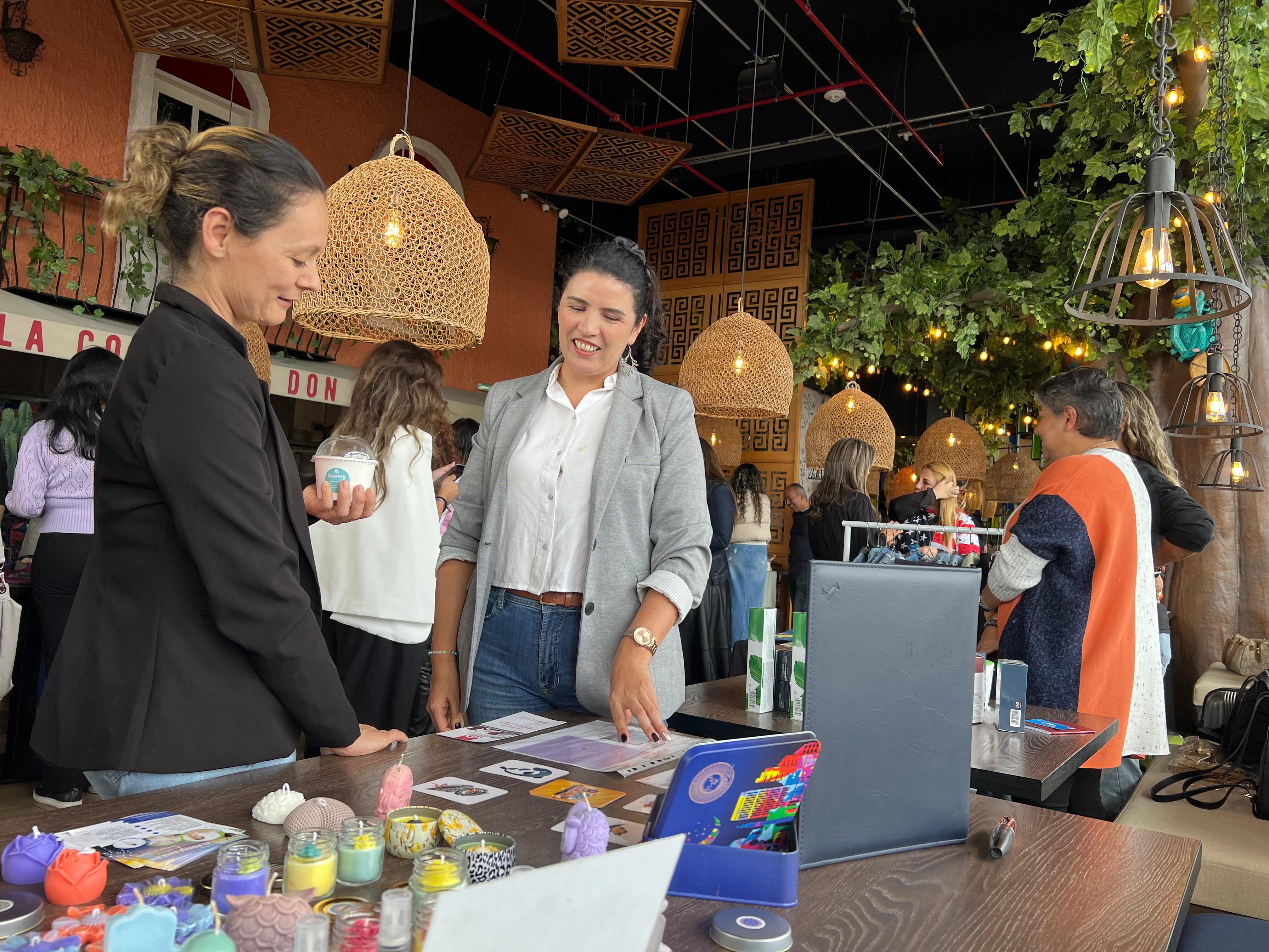 Emprender no es una opción romántica ni glamorosa para muchas mujeres; es, muchas veces, la única puerta disponible.