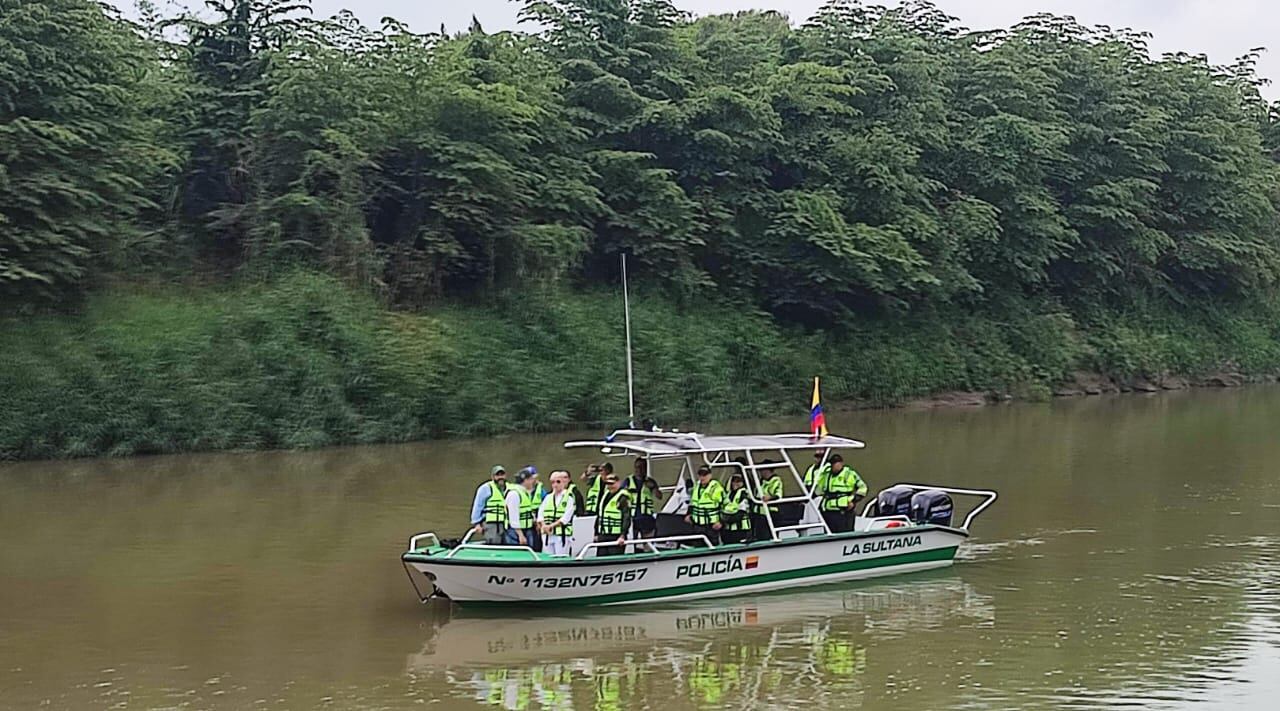 Entrega de la lancha La Sultana para la nueva patrulla fluvial que cuidará el río Cauca.
