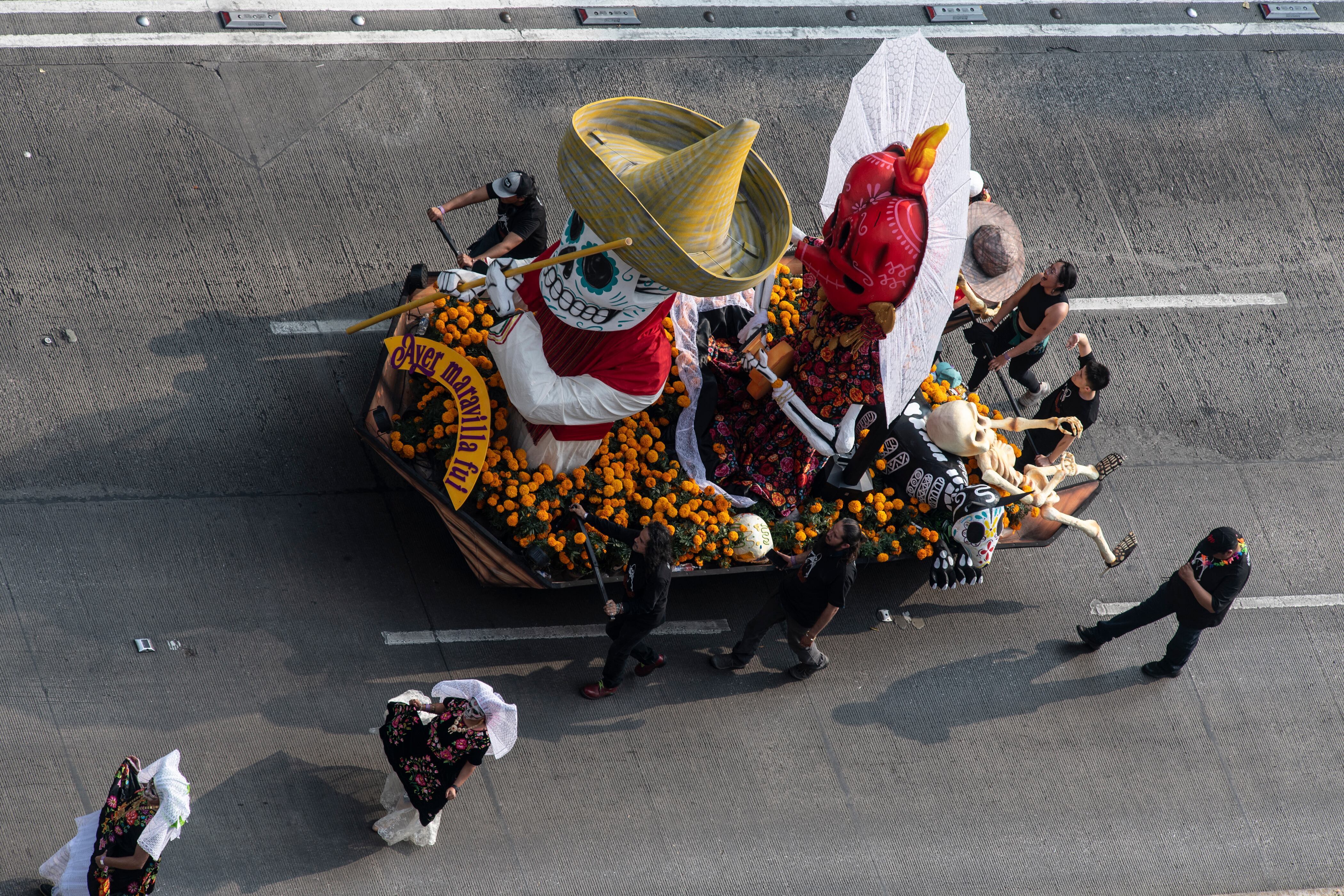 Con danzas y comparsas, el Gran Desfile celebró la diversidad cultural que caracteriza al país.