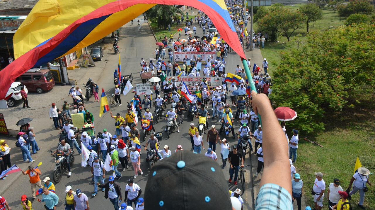 Trabajadores de Colombia, en marcha del 1° de mayo.