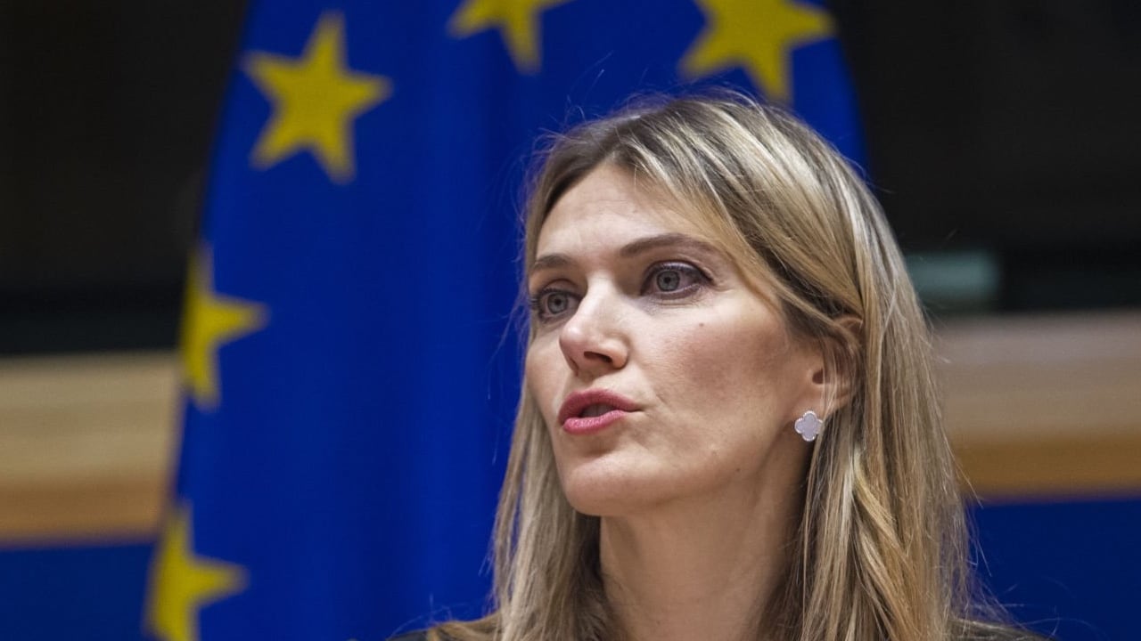 Eva Kaili tiene 44 años y también es presentadora de programas en su natal Grecia