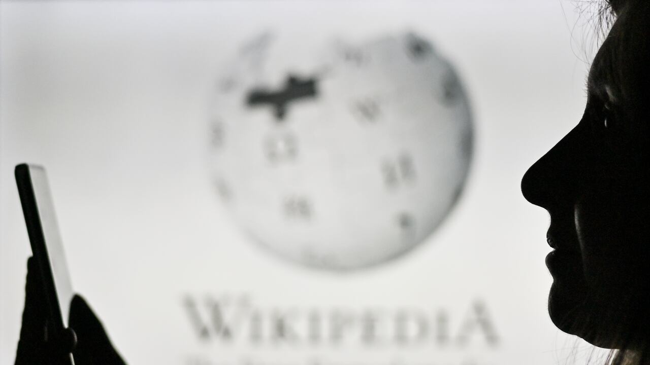 ¿De qué manera subsiste Wikipedia?