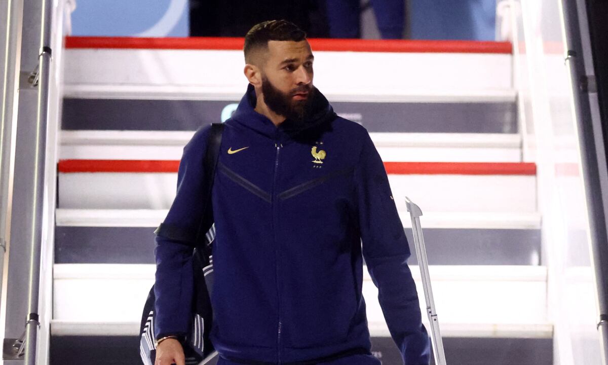 Soccer Football - FIFA World Cup Qatar 2022 Arrival - France team arrives in Doha - Hamad International Airport, Doha, Qatar - November 16, 2022 France's Karim Benzema arrives in Doha for the FIFA World Cup Qatar 2022 REUTERS/Hannah Mckay