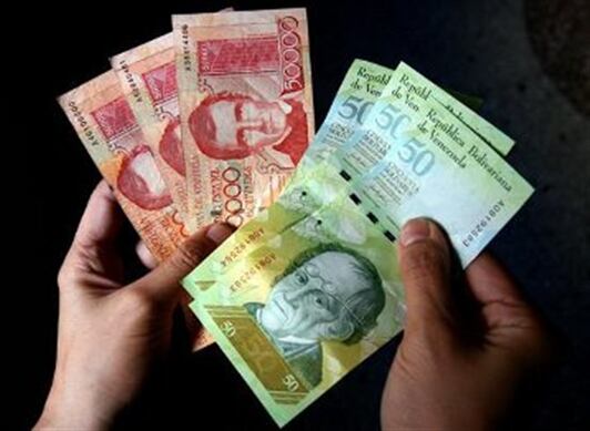 El bolívar venezolano es la moneda más devaluada del mundo, le sigue el peso argentino.