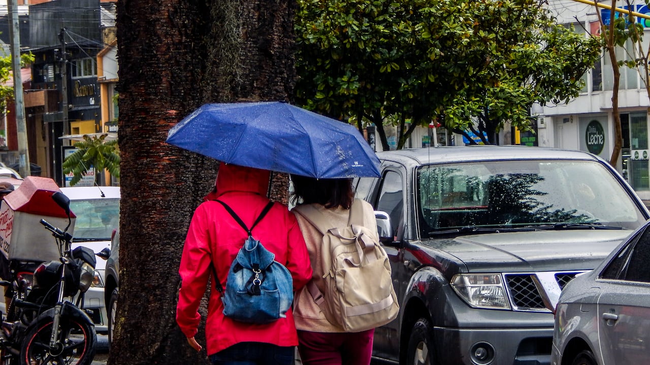 Jornada lluviosa en varias regiones de Colombia, con precipitaciones más intensas durante la tarde y la noche, según el Instituto de Hidrología, Meteorología y Estudios Ambientales.