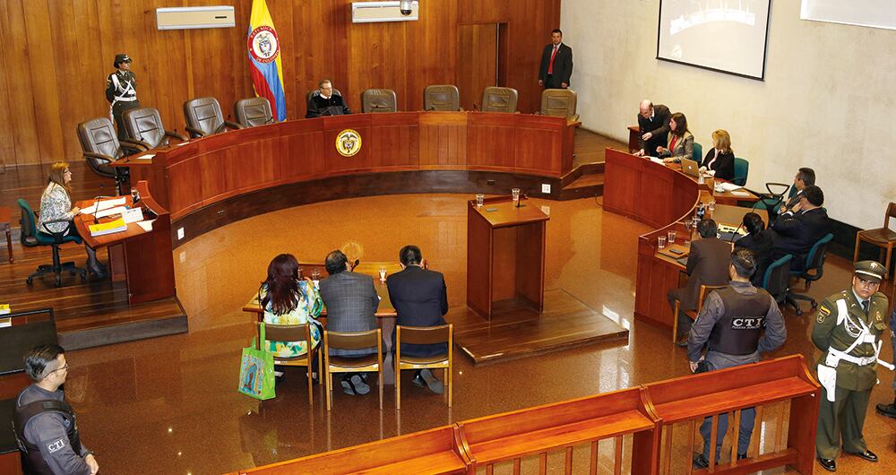 Los magistrados de la Corte Suprema de Justicia y el presidente Gustavo Petro, en ese momento congresista opositor, figuran como víctimas de los seguimientos.