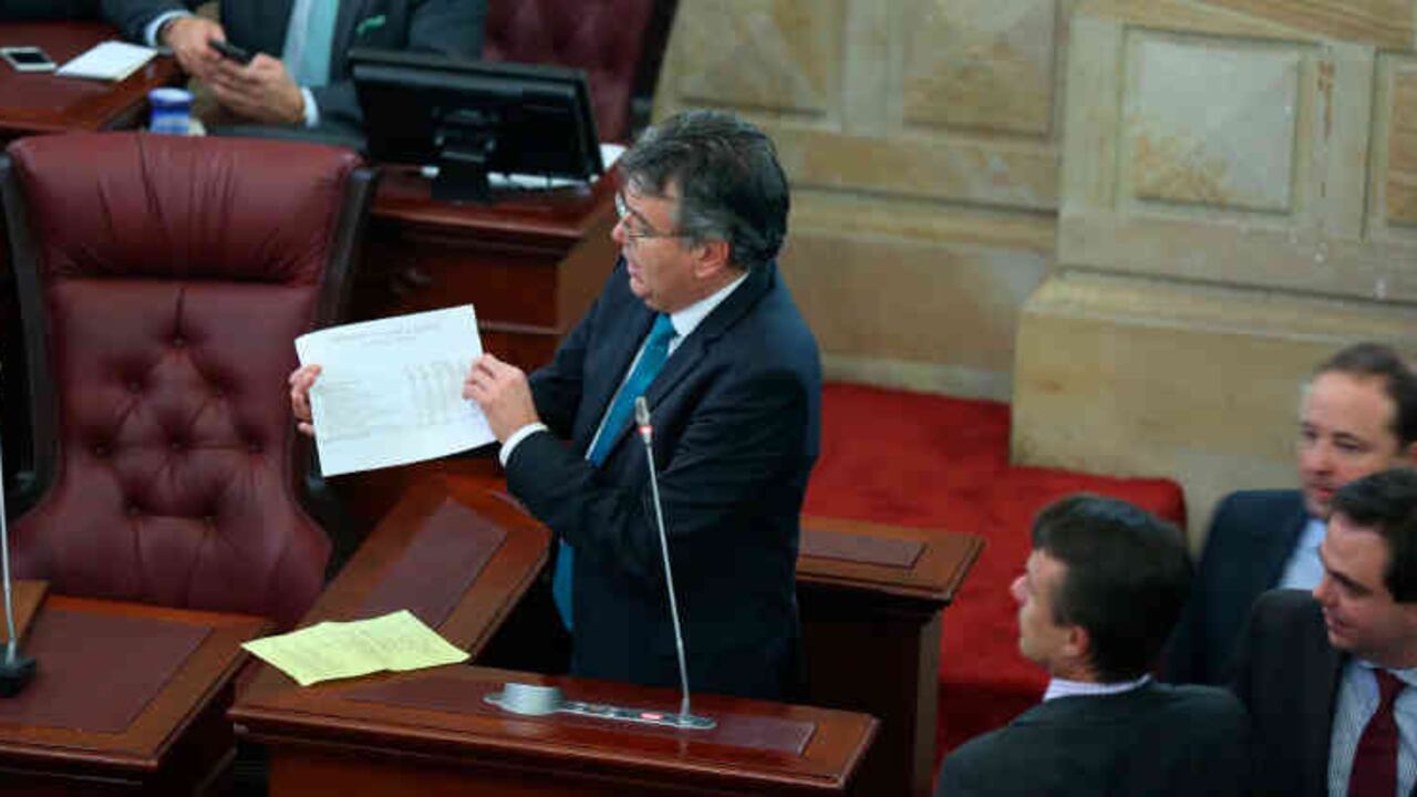 El ministro Mauricio Cárdenas señaló que la reforma no se ha discutido ni a las carreras ni a pupitrazo.