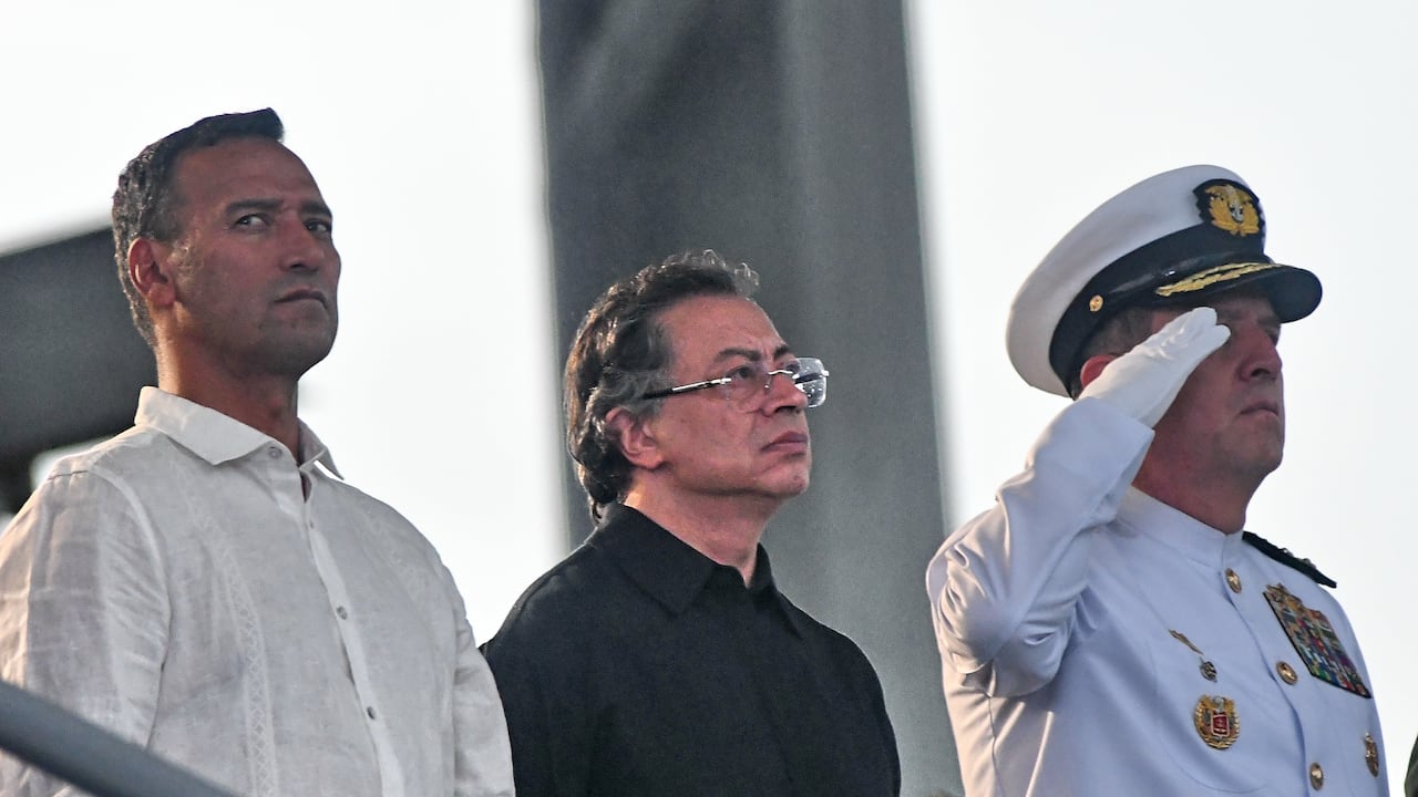 Fuerza Area 106 años, Gustavo Petro firma compra nuevos aviones Gripen. suecos.