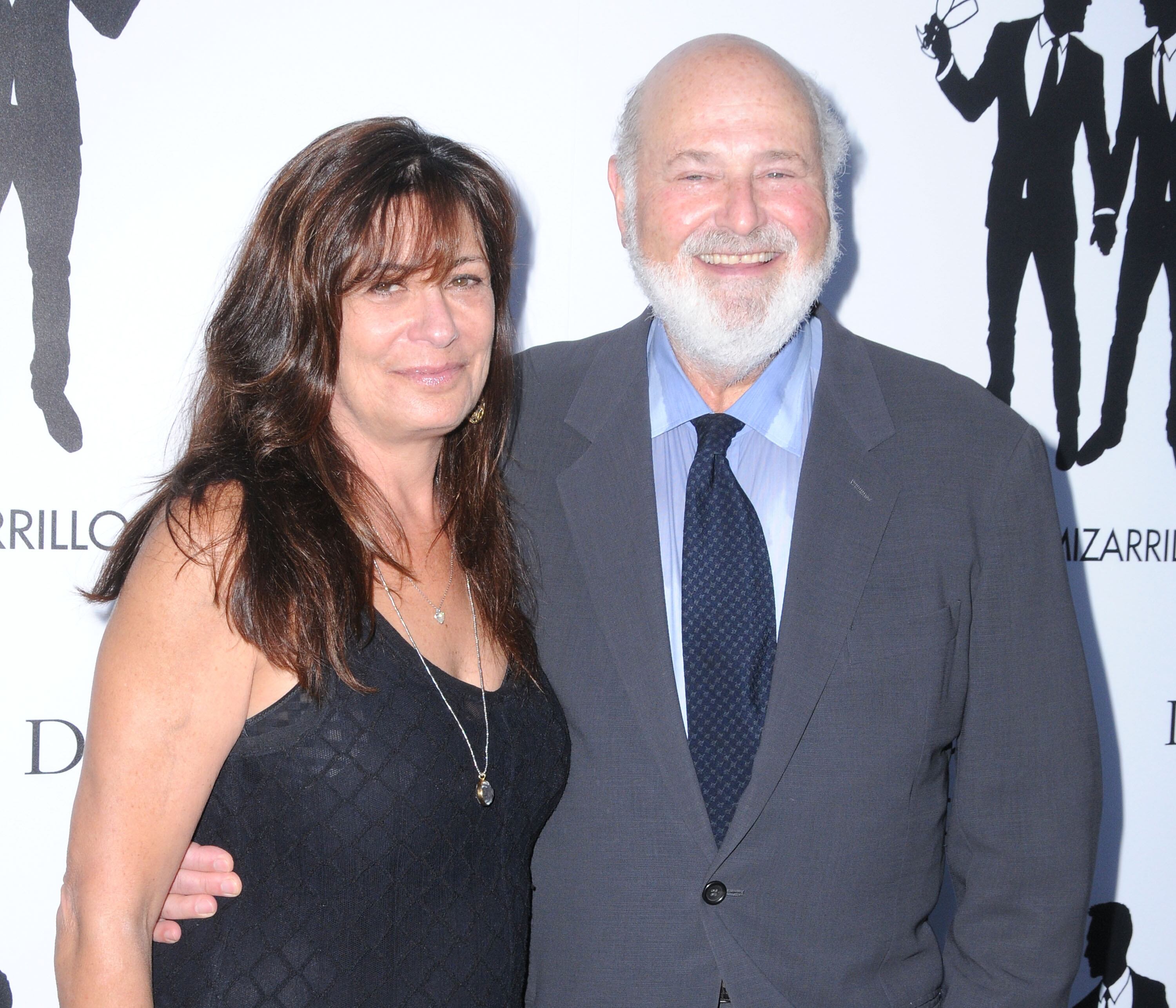 El director Rob Reiner (der.) y su esposa Michele
