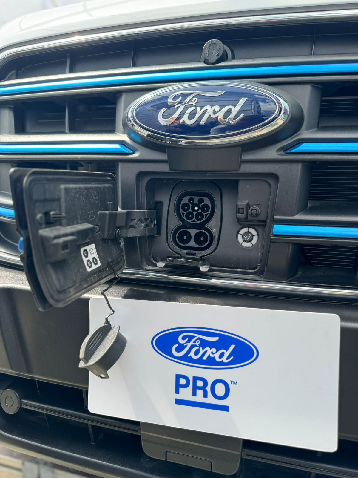 La firma del óvalo azul lanzo su servicio Ford Pro en Colombia para trabajar de la mano con el sector productivo del país.