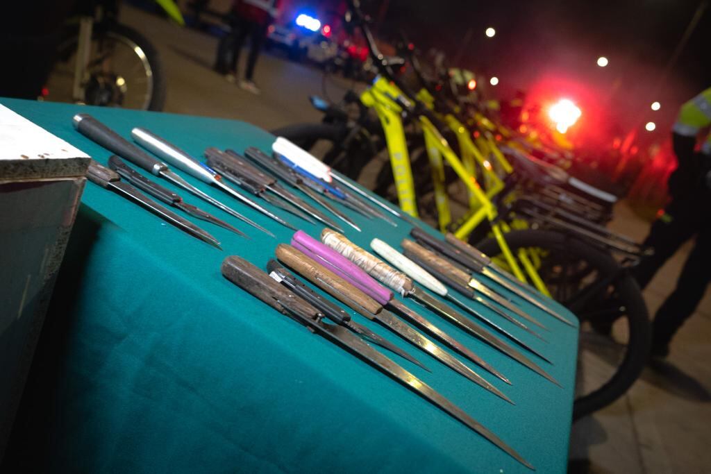 En los operativos se incautaron 495 armas cortopunzantes