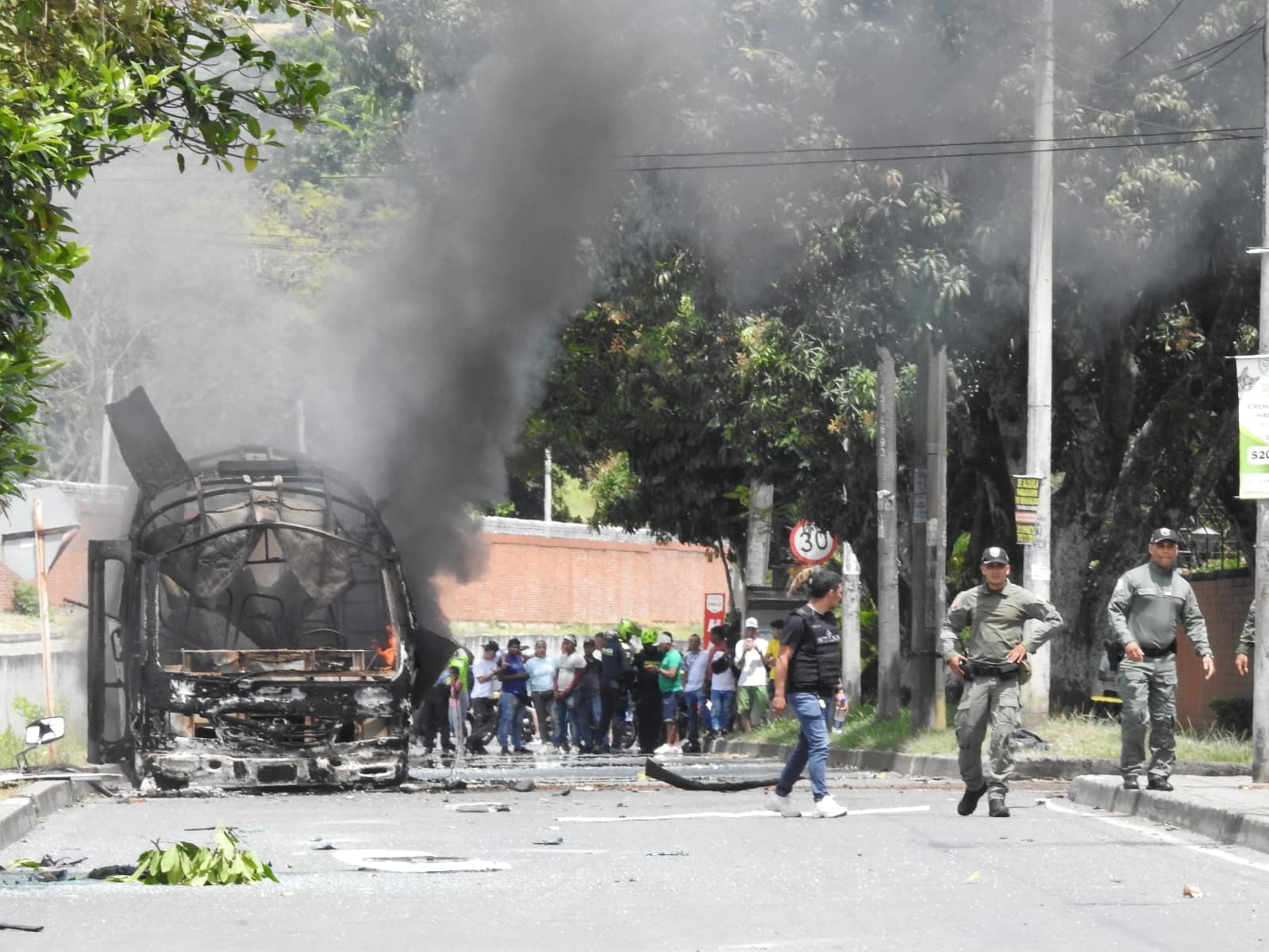 Atentado con cilindros al Batallón pichincha en Cali