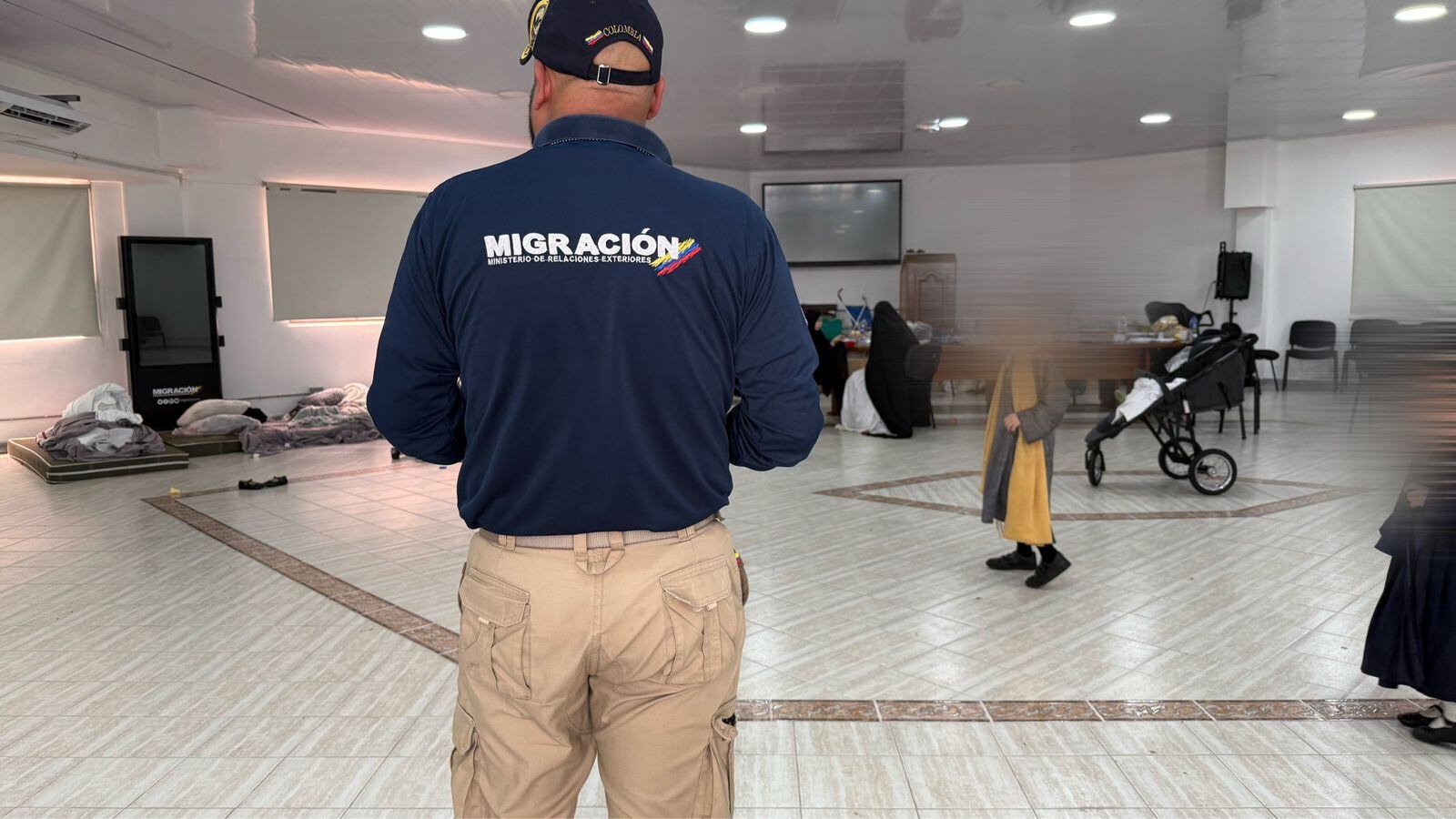 Este fue el momento en el que migración llegó al sitio donde estaban los menores de edad.