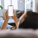 La pantalla del celular puede ser sensible.