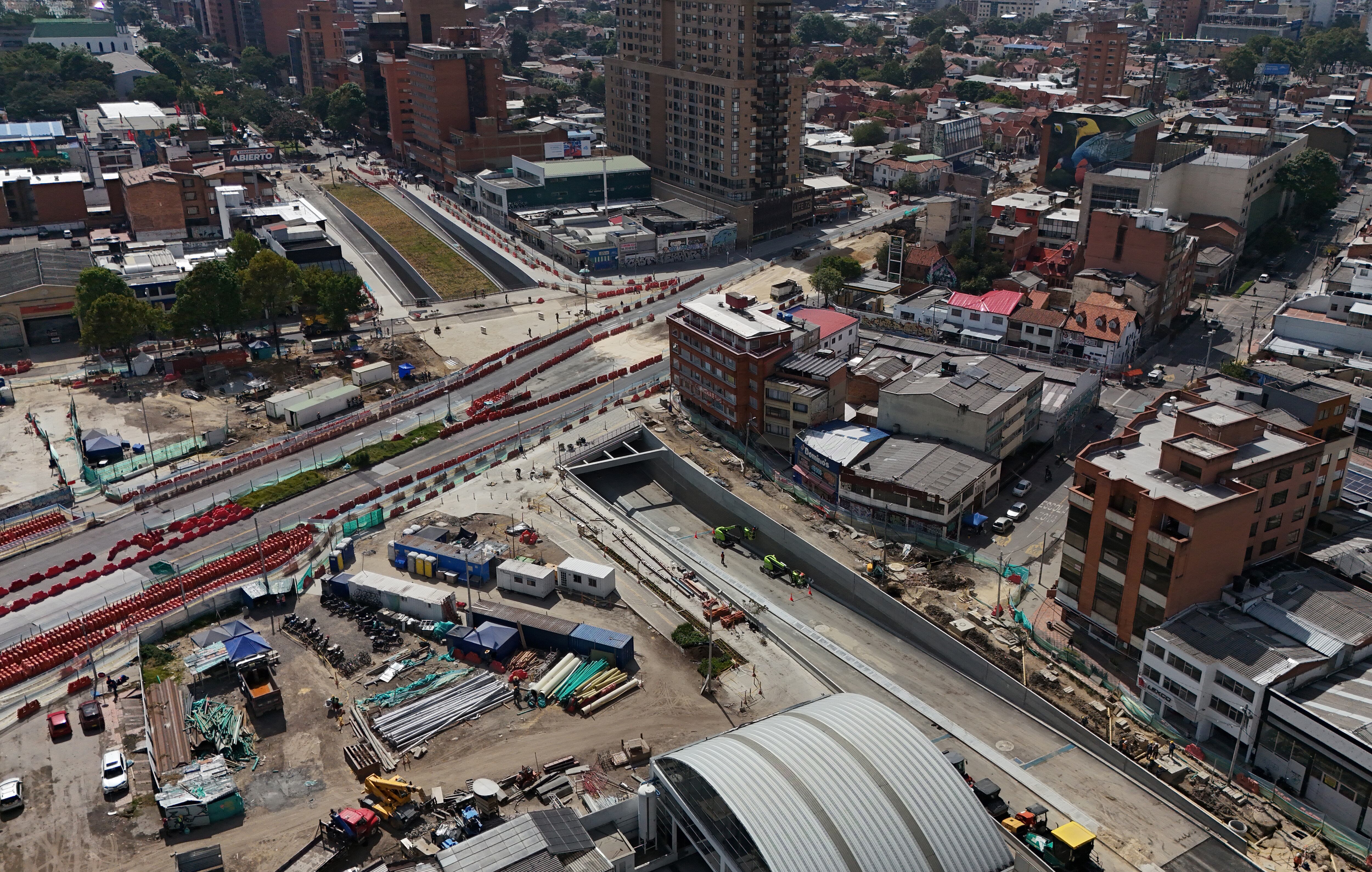 Obras  Metro de Bogotá intercambiador vial Calle 72 avenida Caracas
construcción de la primera Línea del Metro 
Bogota enero 21 del 2025
Foto Guillermo Torres Reina - SEMANA