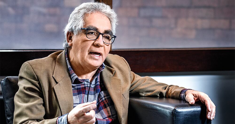   Augusto Rodríguez, director de la UNP, busca alternativas para superar el déficit de camionetas blindadas en el país. 