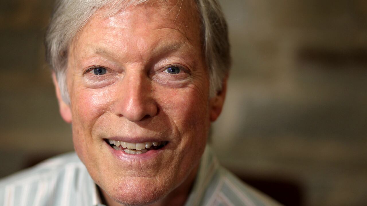 ARCHIVO - Esta foto del 27 de junio de 2012 muestra al actor Richard Chamberlain en Los Ángeles. (Foto de Matt Sayles/Invision/AP, archivo)