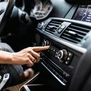 ¿Se puede ahorrar combustible con el aire acondicionado del carro encendido?