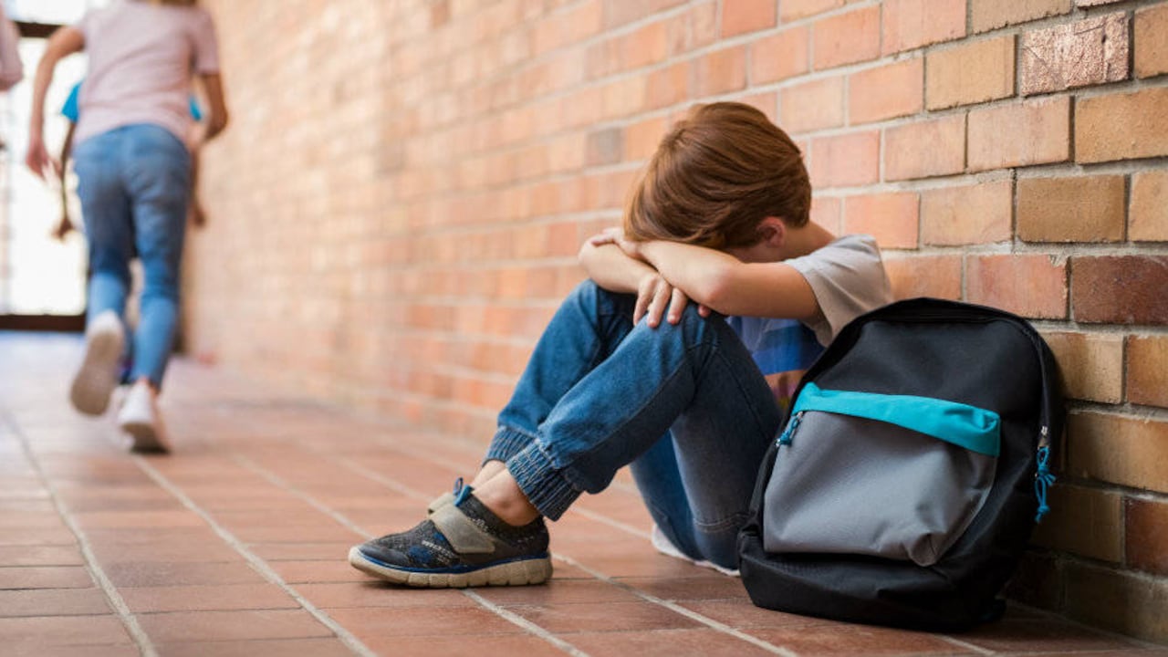 El caso se registró en Cúcuta, en donde un niño de primaria fue retirado de su colegio, porque a raiz de un transtorno psicológico que padece, perdía el control y agredía a sus compañeros.