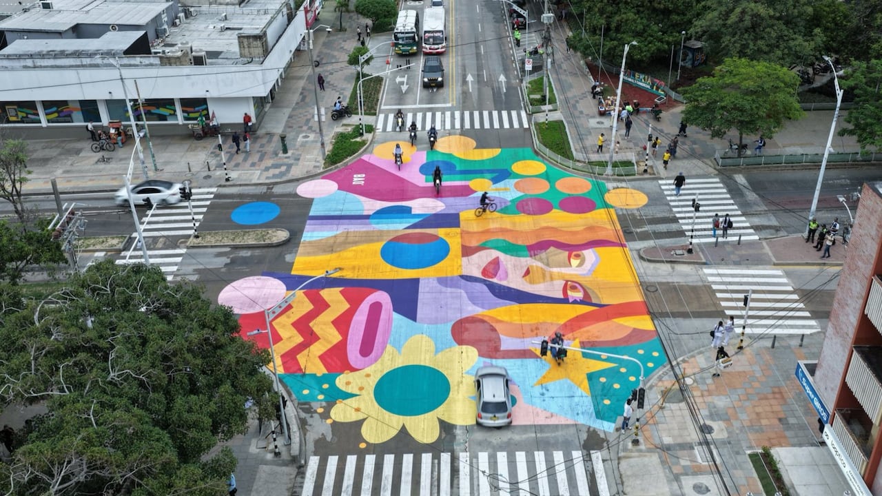 Artistas barranquilleros comenzaron las intervenciones que transformarán la calle 72 en una galería urbana inspirada en Shakira y la identidad cultural de la ciudad.