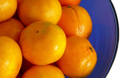 La naranja contiene vitamina C que es un potente aliado para quemar grasa.