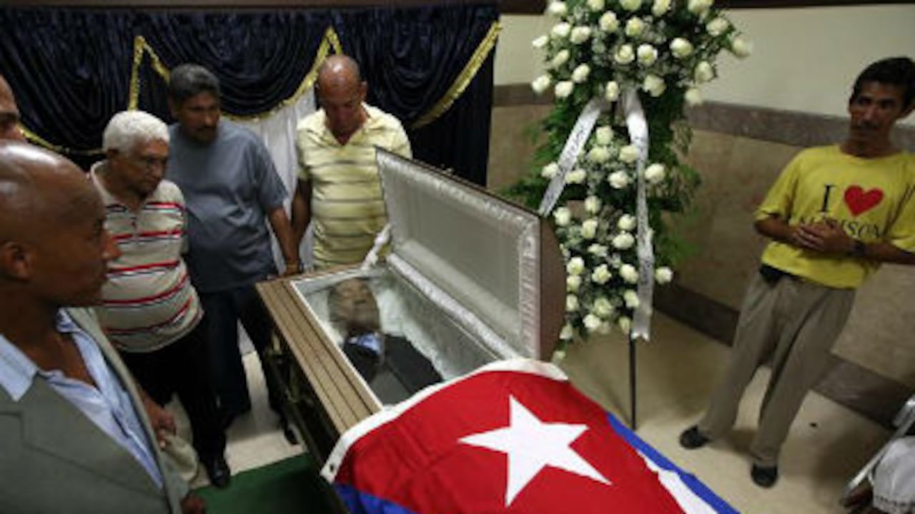 Decenas de personas asistieron al velorio del exboxeador cubano Teófilo Stevenson en La Habana (Cuba).