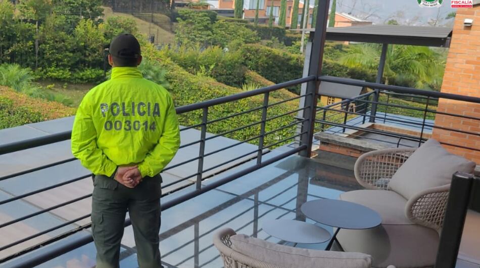 Lujos de hombre que tendría relación con el Clan del Golfo en Antioquia.