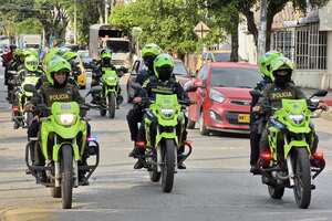 Tras el anuncio del Alcalde Alejandro Eder de que la Policia Metropolitana se tome las calles de la ciudad, se puede evidenciar la presencia de la fuerza pública con controles de vigilancia y seguridad en los barrios de cali.