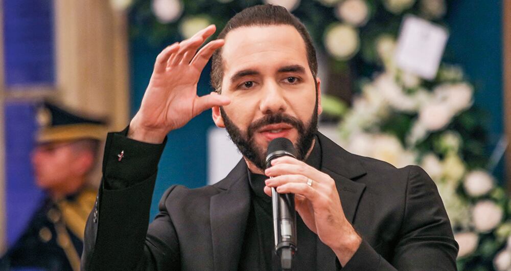 El régimen de excepción de Nayib Bukele ha sido la figura con la que el presidente salvadoreño ha luchado contra las pandillas en su país. Este se renueva mes a mes en el Congreso.