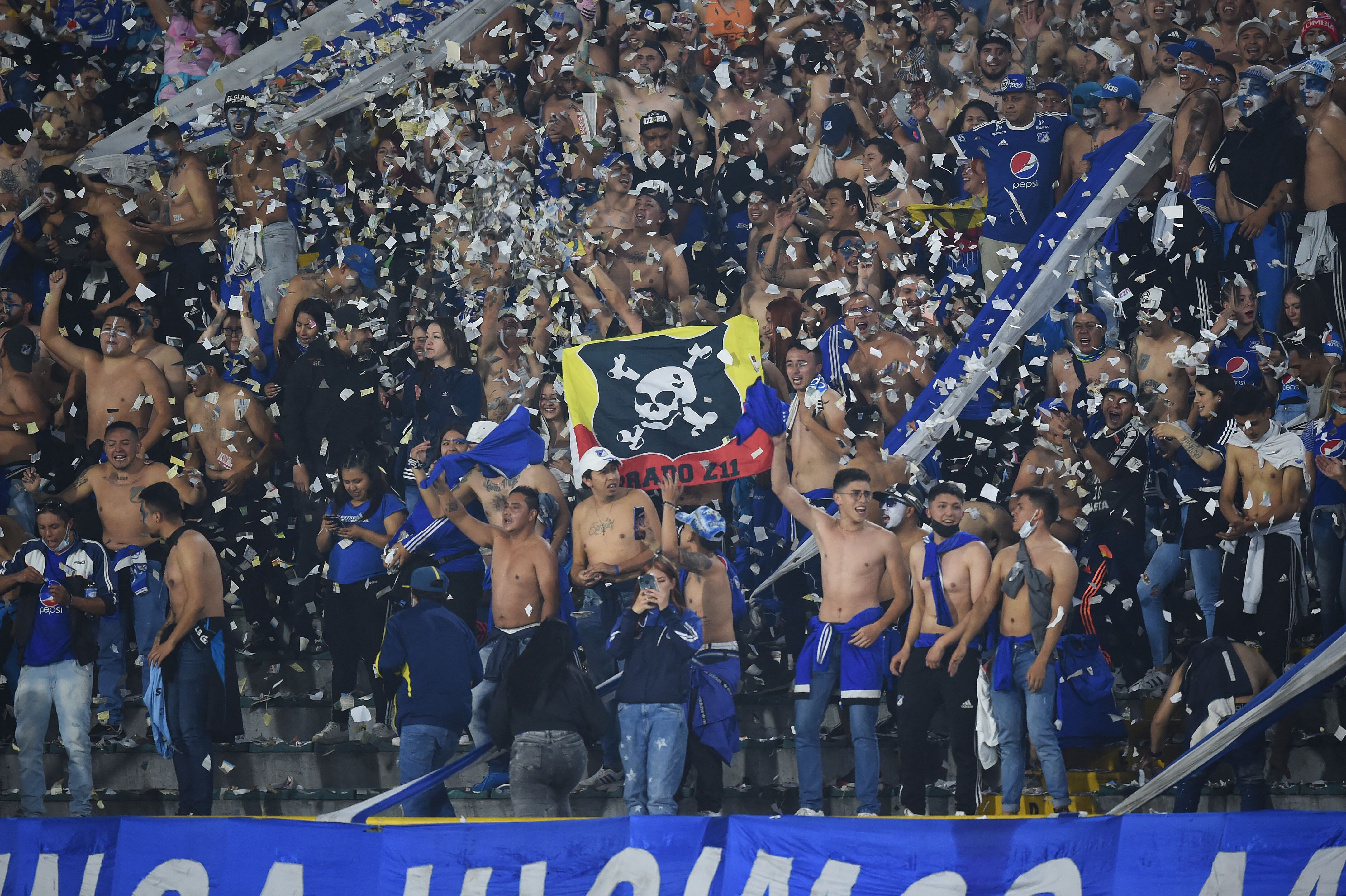 Hinchas de Millonarios en partido ante Fluminense