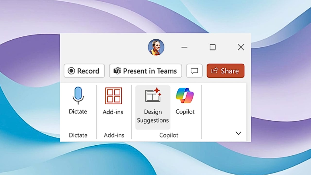 PowerPoint mejora la experiencia creativa con una función que automatiza el diseño mediante IA.