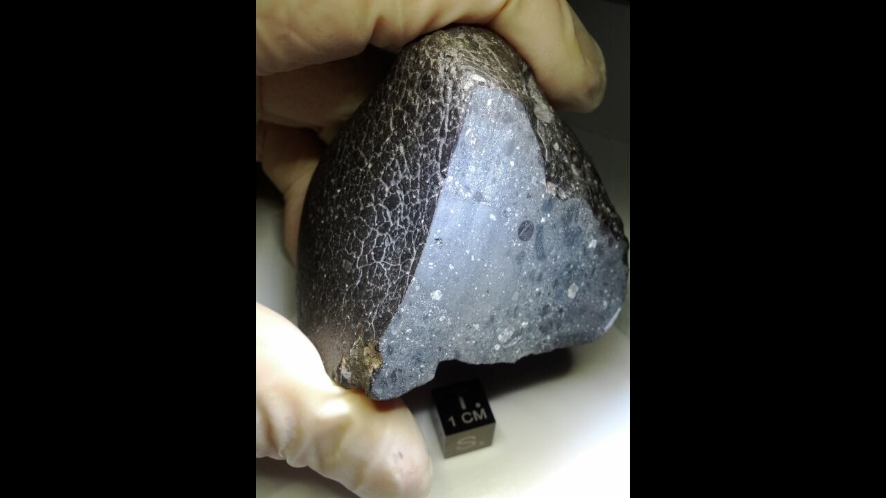 Mientras los rayos X permitieron identificar minerales y densidades, los neutrones ayudaron a rastrear la presencia de hidrógeno.