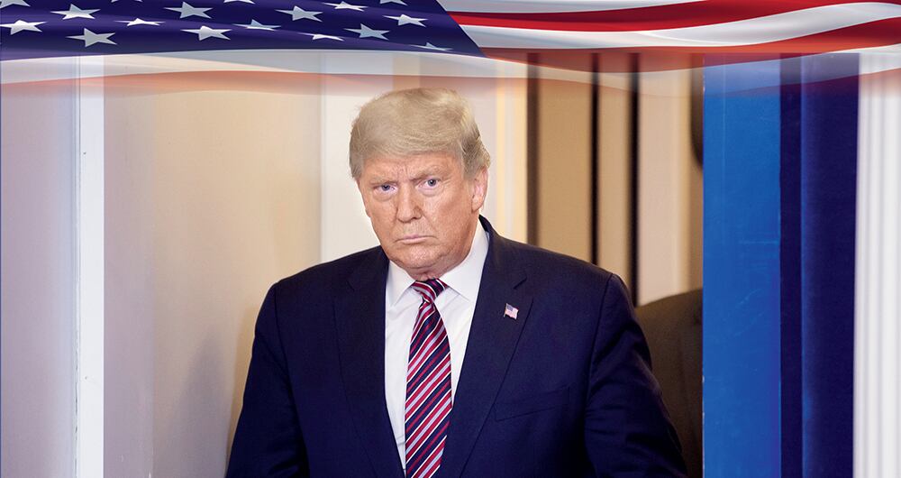 En una intervención escandalosa, Trump obligó a los canales de noticias a interrumpir en varias ocasiones la transmisión para aclarar que lo que decía el magnate era mentira, como cuando aseguró: “Si solo cuentan los votos legales, gano con holgura”.