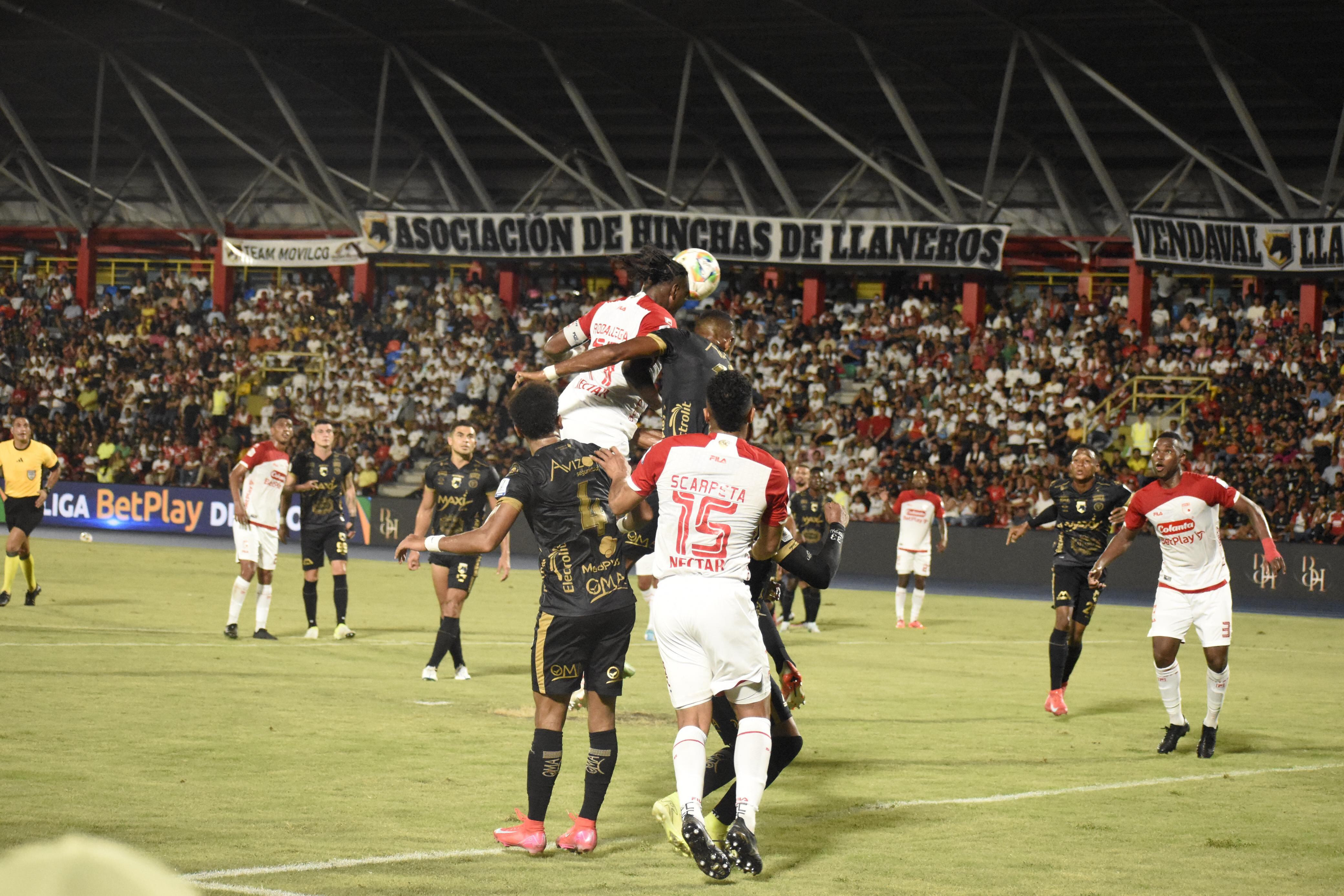Llaneros vs. Santa Fe, emocionante partido en Villavicencio con victoria cardenal.
