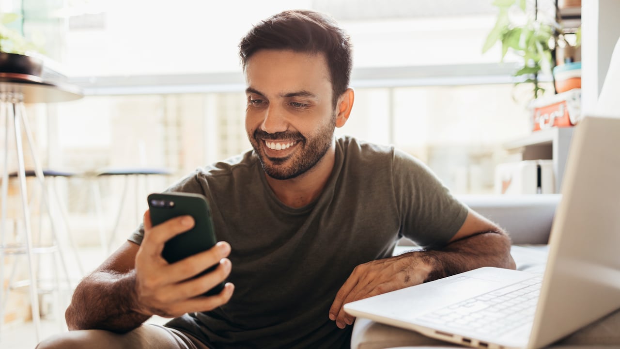 Asegúrese de seguir estas 8 recomendaciones importantes al adquirir un smartphone de gama media y obtenga el dispositivo perfecto para tus necesidades.