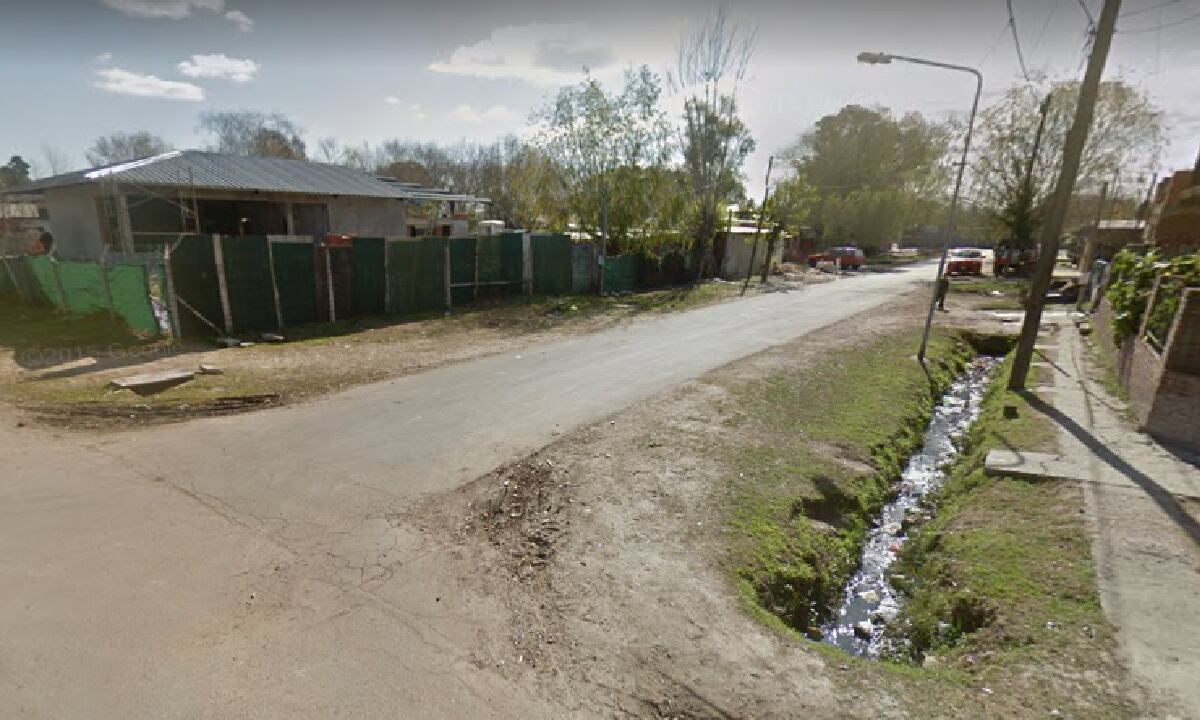 El asesinato tuvo lugar en inmediaciones del cruce entre las calles Coronel Rosales y Lucio V. López.