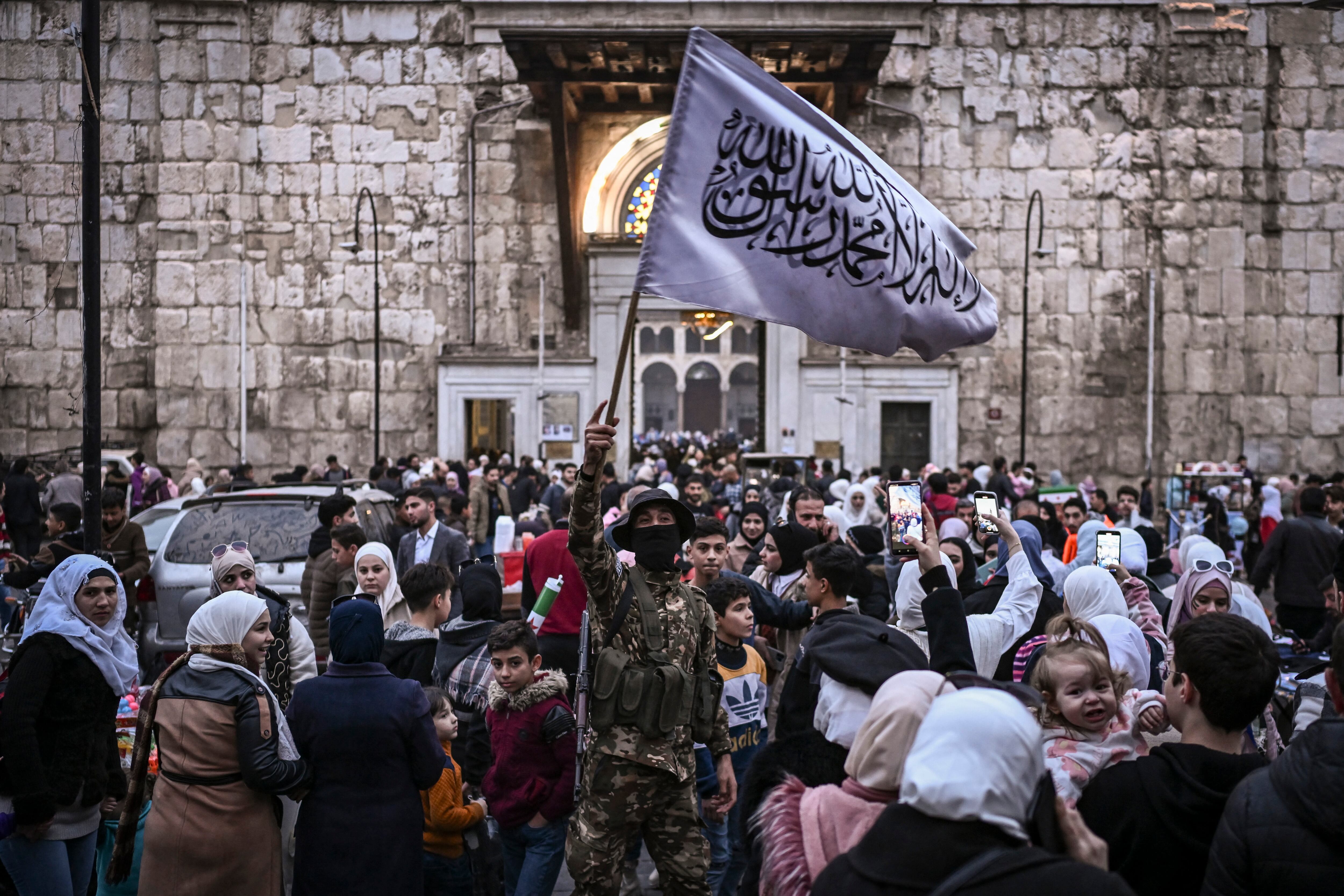 Protestas de celebración en Siria por la caída del gobierno de Bashar Al Asad.