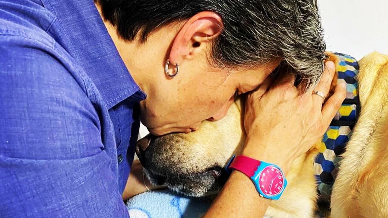 Claudia López y su perro 'Lucky'