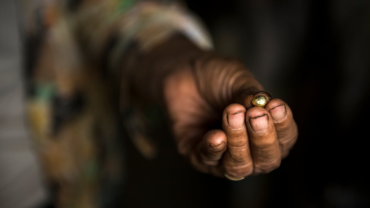 El oro tiene múltiples usos en aparatos electrónicos y médicos.