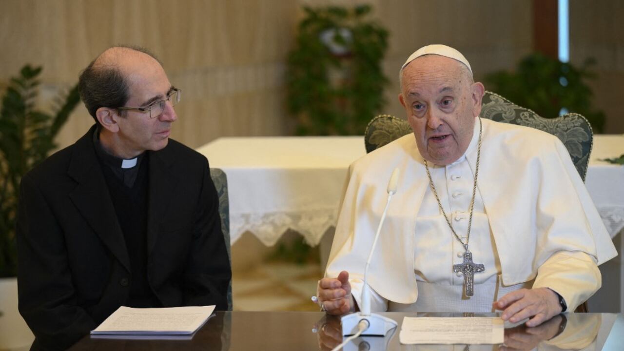 El pontífice tuvo que resguardarse para mejorar su estado de salud (Photo by Handout / VATICAN MEDIA / AFP) / RESTRICTED TO EDITORIAL USE - MANDATORY CREDIT "AFP PHOTO / HO / VATICAN MEDIA" - NO MARKETING NO ADVERTISING CAMPAIGNS - DISTRIBUTED AS A SERVICE TO CLIENTS