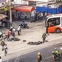 Las protestas en Cartagena han escalado al cierre de vías principales y vandalismo contra buses de Transcaribe. Las pérdidas ascienden, en principio, a 600 millones de pesos.